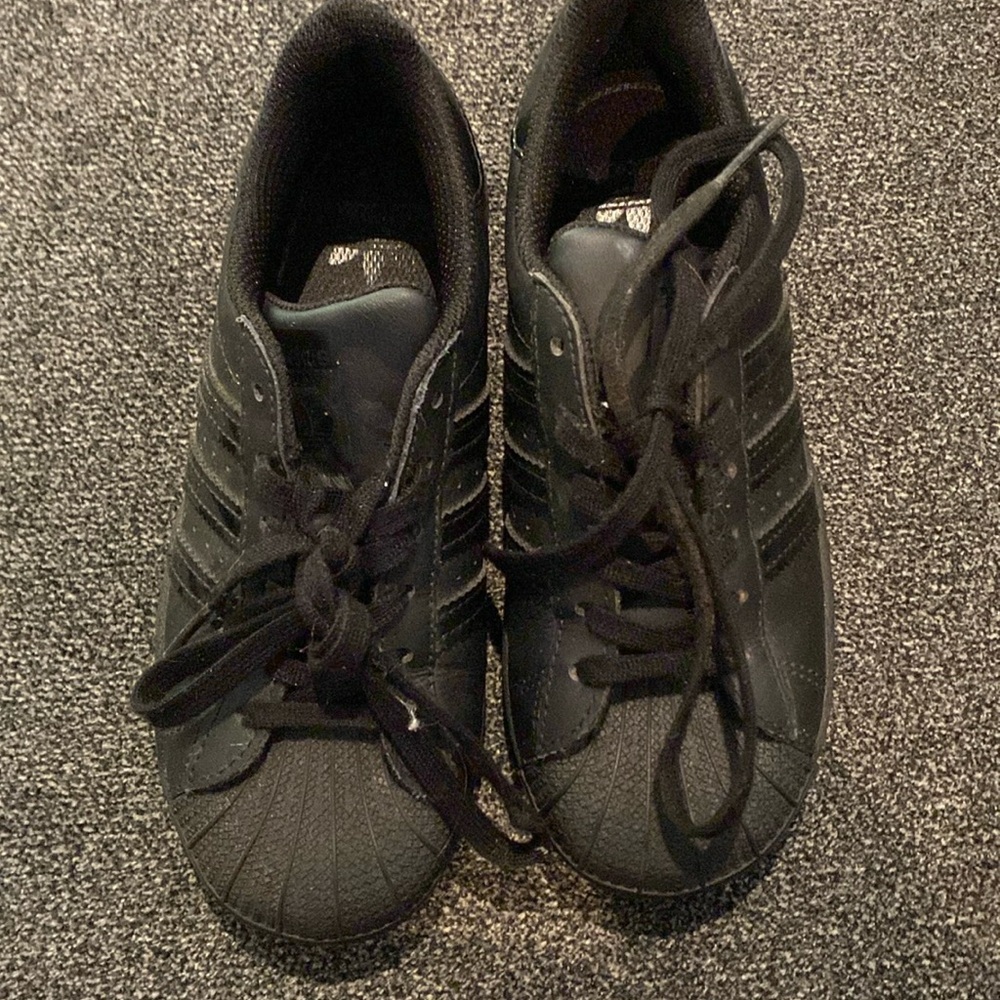 Shelltoe adidas - Picture 1 of 3